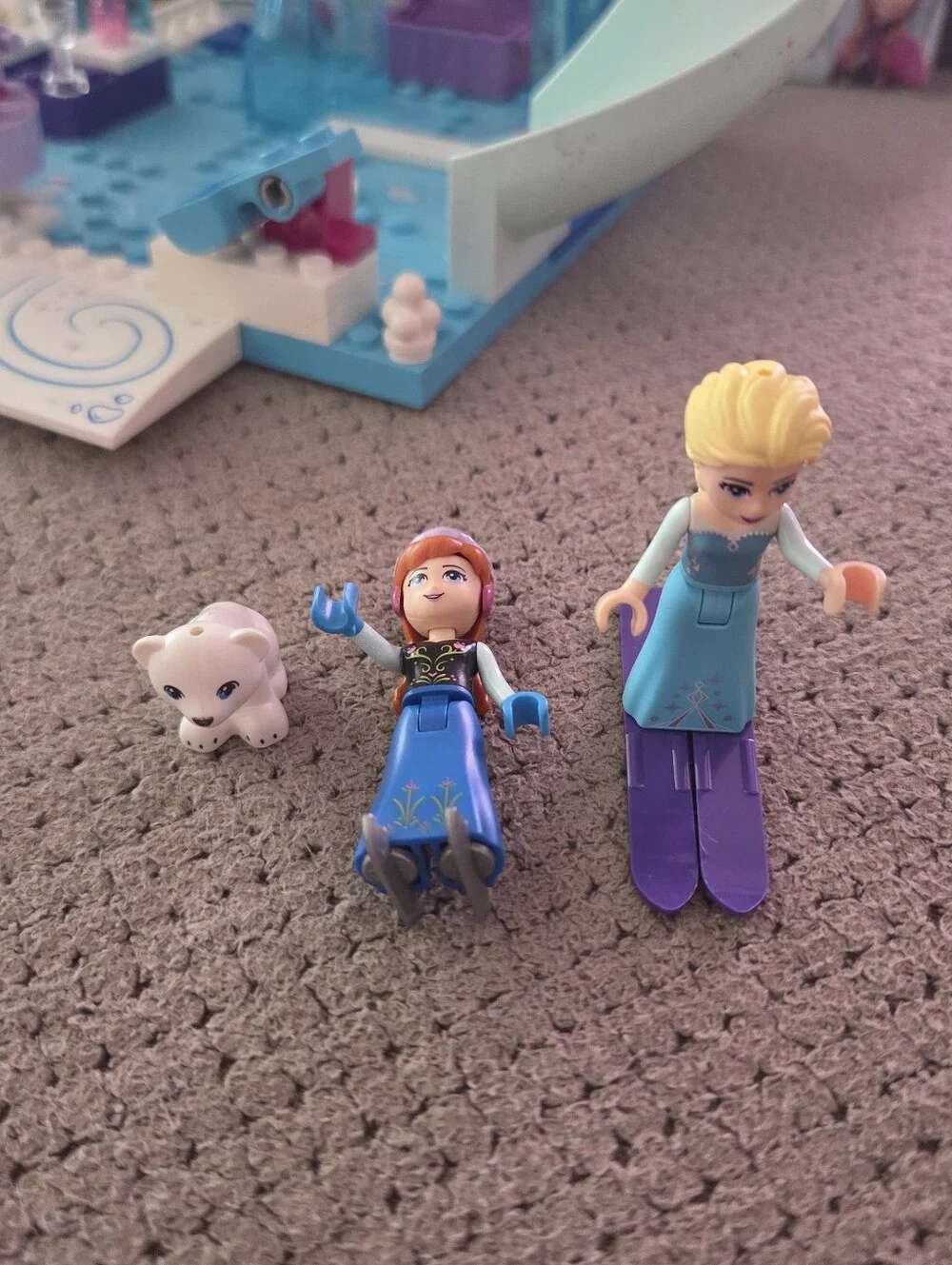 Lego 10736 Juniors Anna Elsa's Frozen Playground W/ Instructions 93% complete